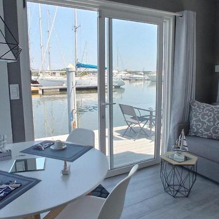 Marina Degli Estensi Floating Resort Лидо-дельи-Эстенси Экстерьер фото