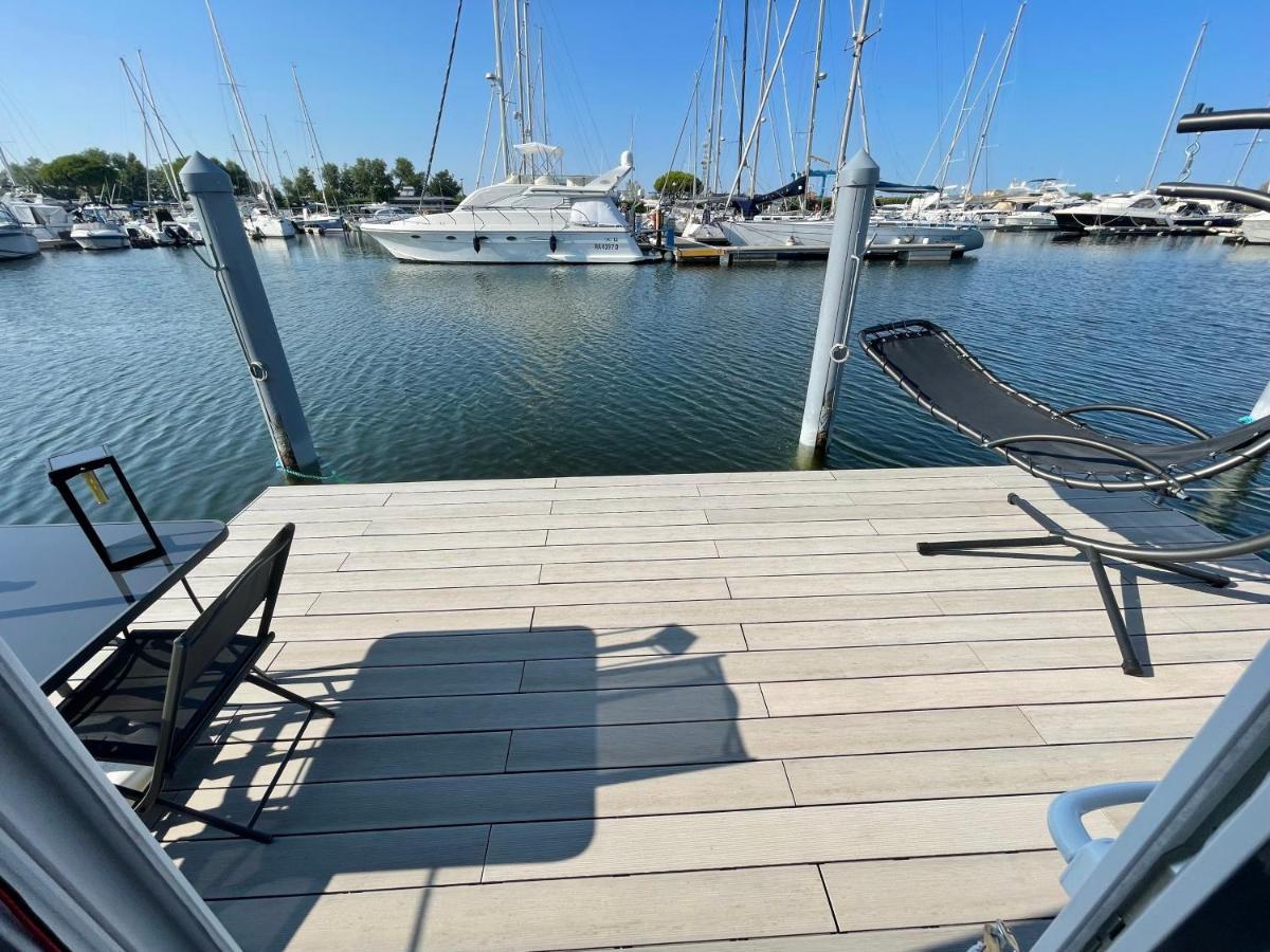Marina Degli Estensi Floating Resort Лидо-дельи-Эстенси Экстерьер фото
