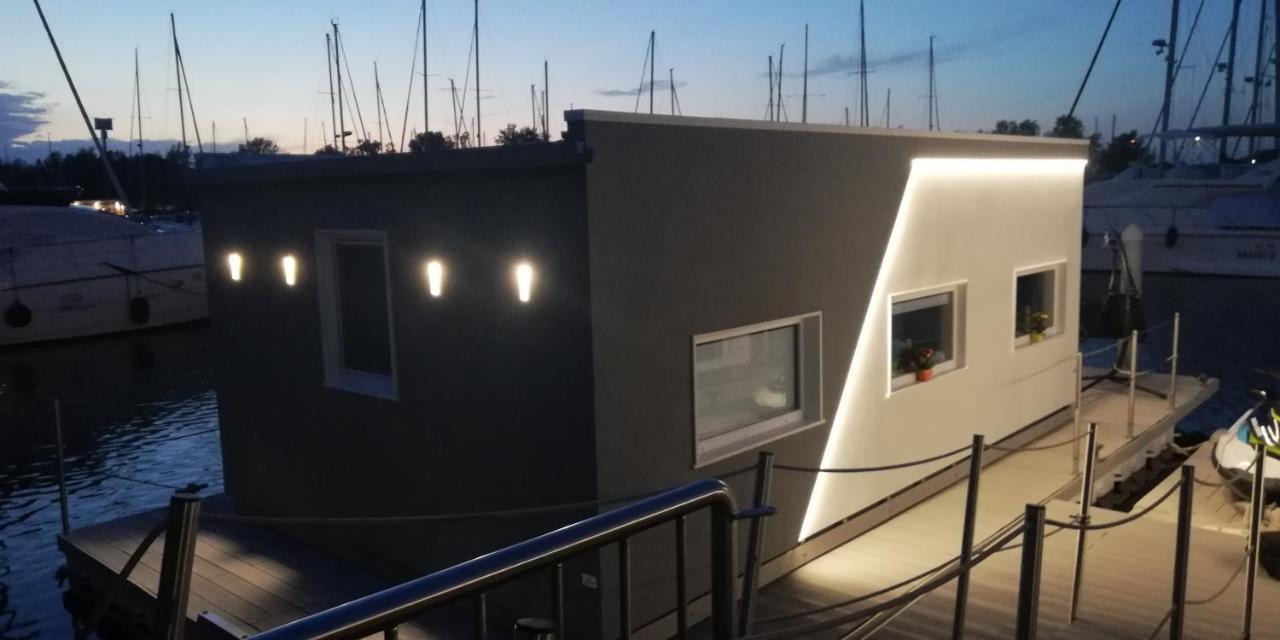 Marina Degli Estensi Floating Resort Лидо-дельи-Эстенси Экстерьер фото