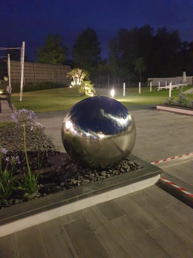 Marina Degli Estensi Floating Resort Лидо-дельи-Эстенси Экстерьер фото