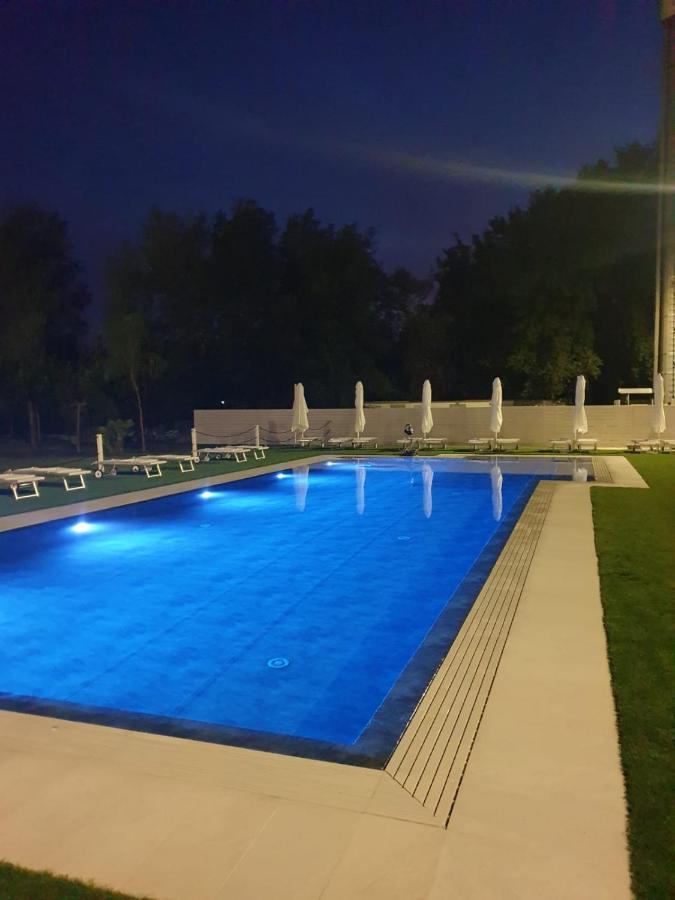 Marina Degli Estensi Floating Resort Лидо-дельи-Эстенси Экстерьер фото