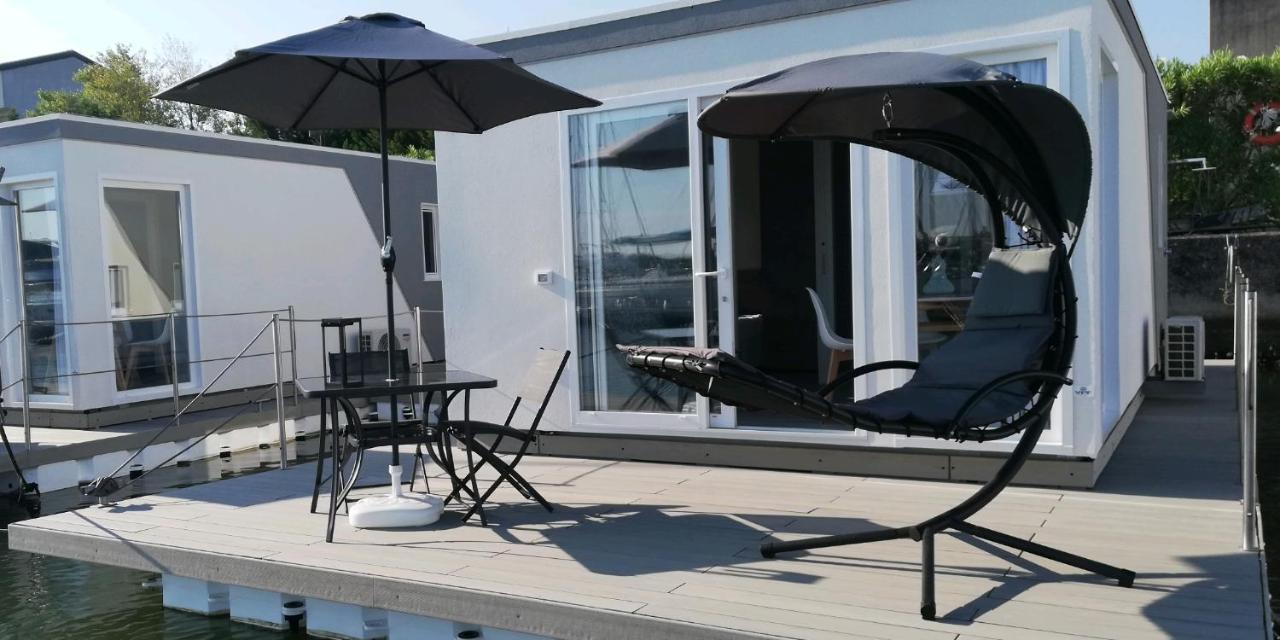 Marina Degli Estensi Floating Resort Лидо-дельи-Эстенси Экстерьер фото