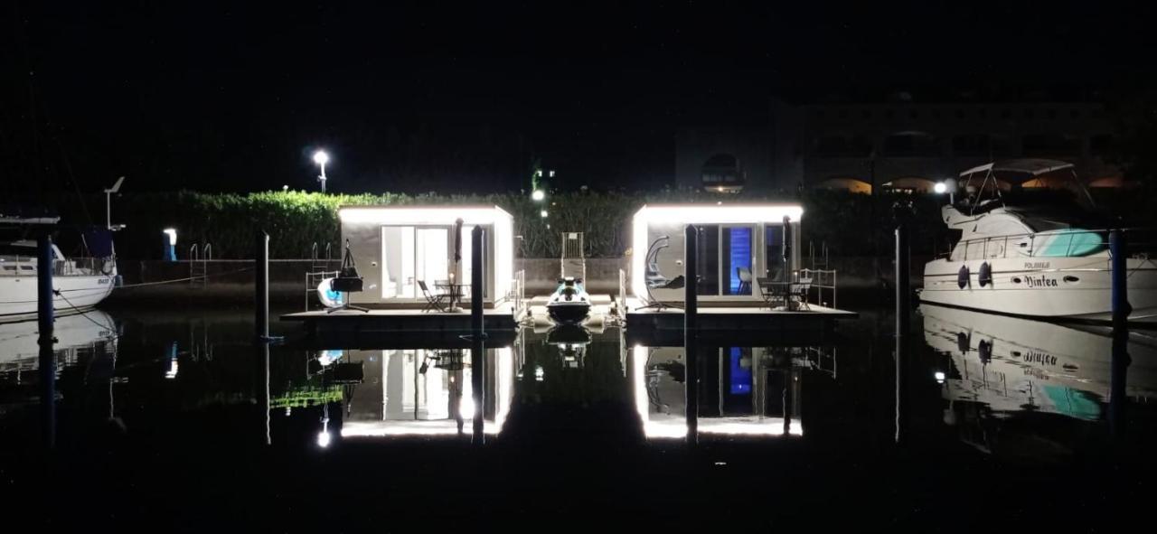 Marina Degli Estensi Floating Resort Лидо-дельи-Эстенси Экстерьер фото