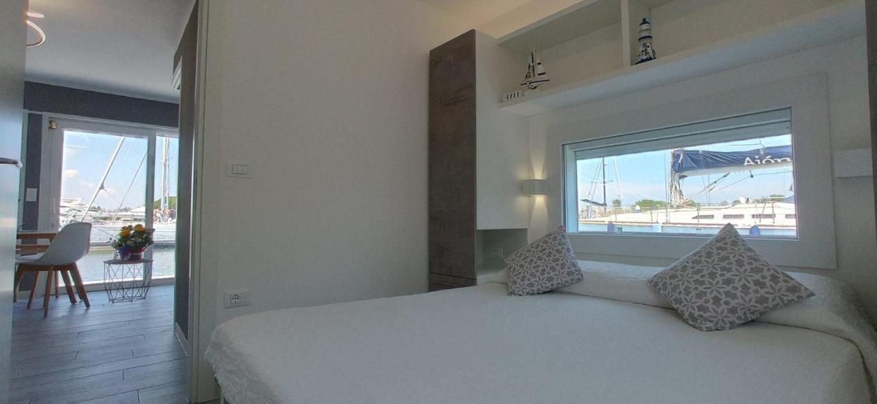 Marina Degli Estensi Floating Resort Лидо-дельи-Эстенси Экстерьер фото