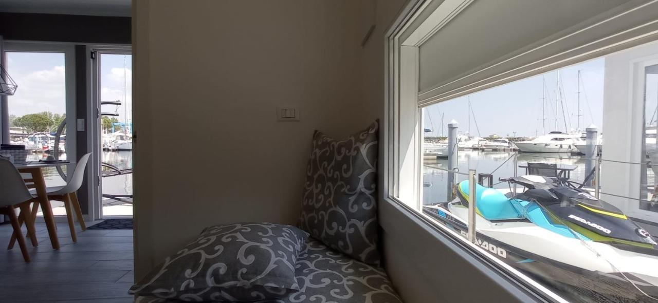 Marina Degli Estensi Floating Resort Лидо-дельи-Эстенси Экстерьер фото