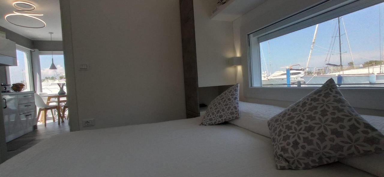 Marina Degli Estensi Floating Resort Лидо-дельи-Эстенси Экстерьер фото