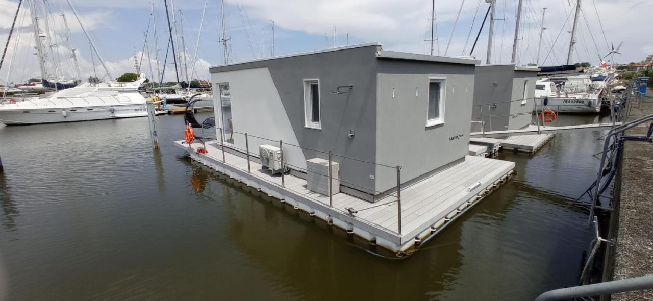 Marina Degli Estensi Floating Resort Лидо-дельи-Эстенси Экстерьер фото